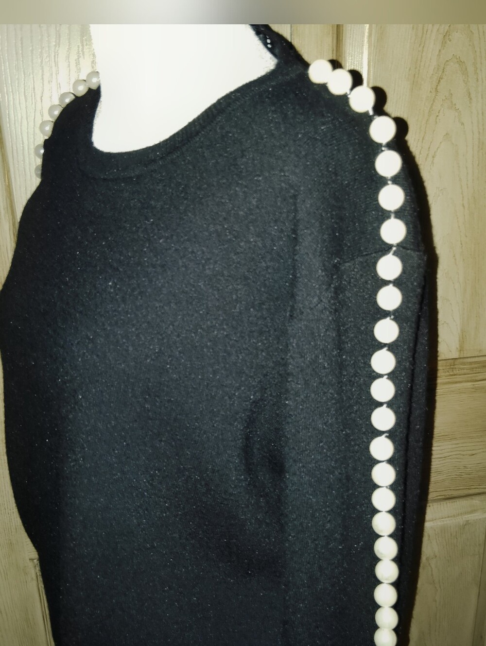 NWT Bloomingdales Black Pullover Big White Pearls Shoulder Trim Pullover Sz M